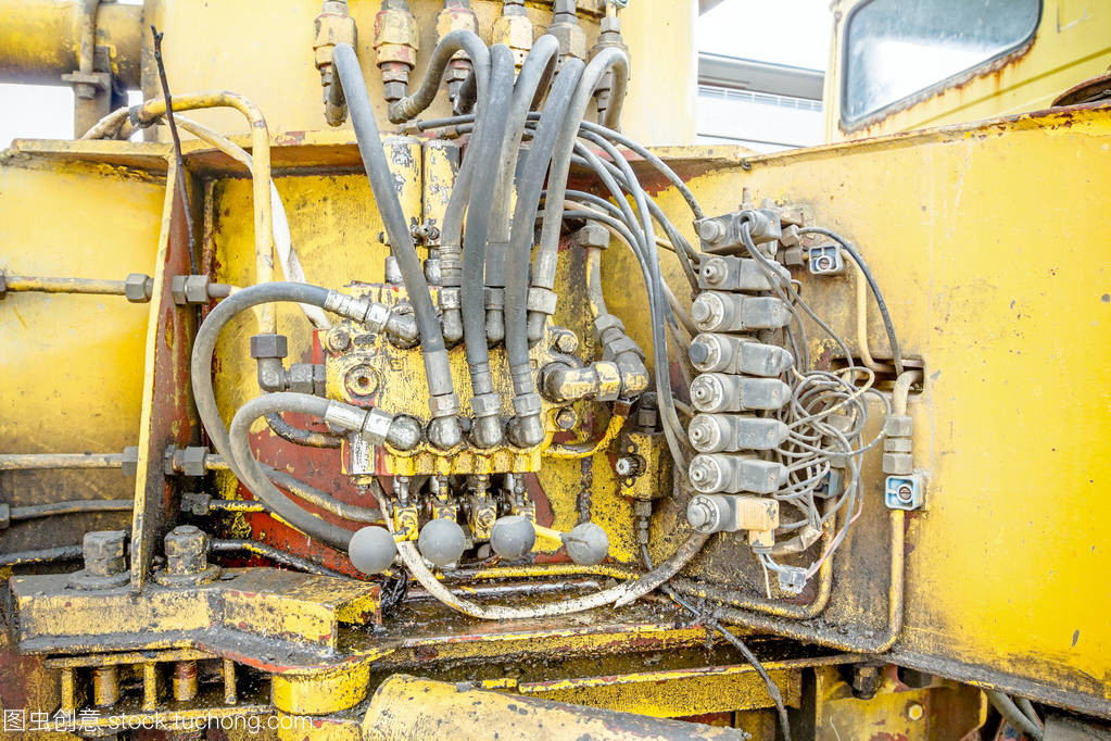 液壓系統、 軟管、 管接頭和杠桿控制